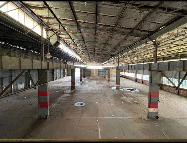5,193M² WAREHOUSE TO LET IN FACTORIA